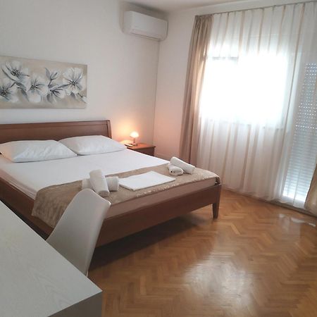 Apartments"Nika" With Private Pool Galovac  Esterno foto