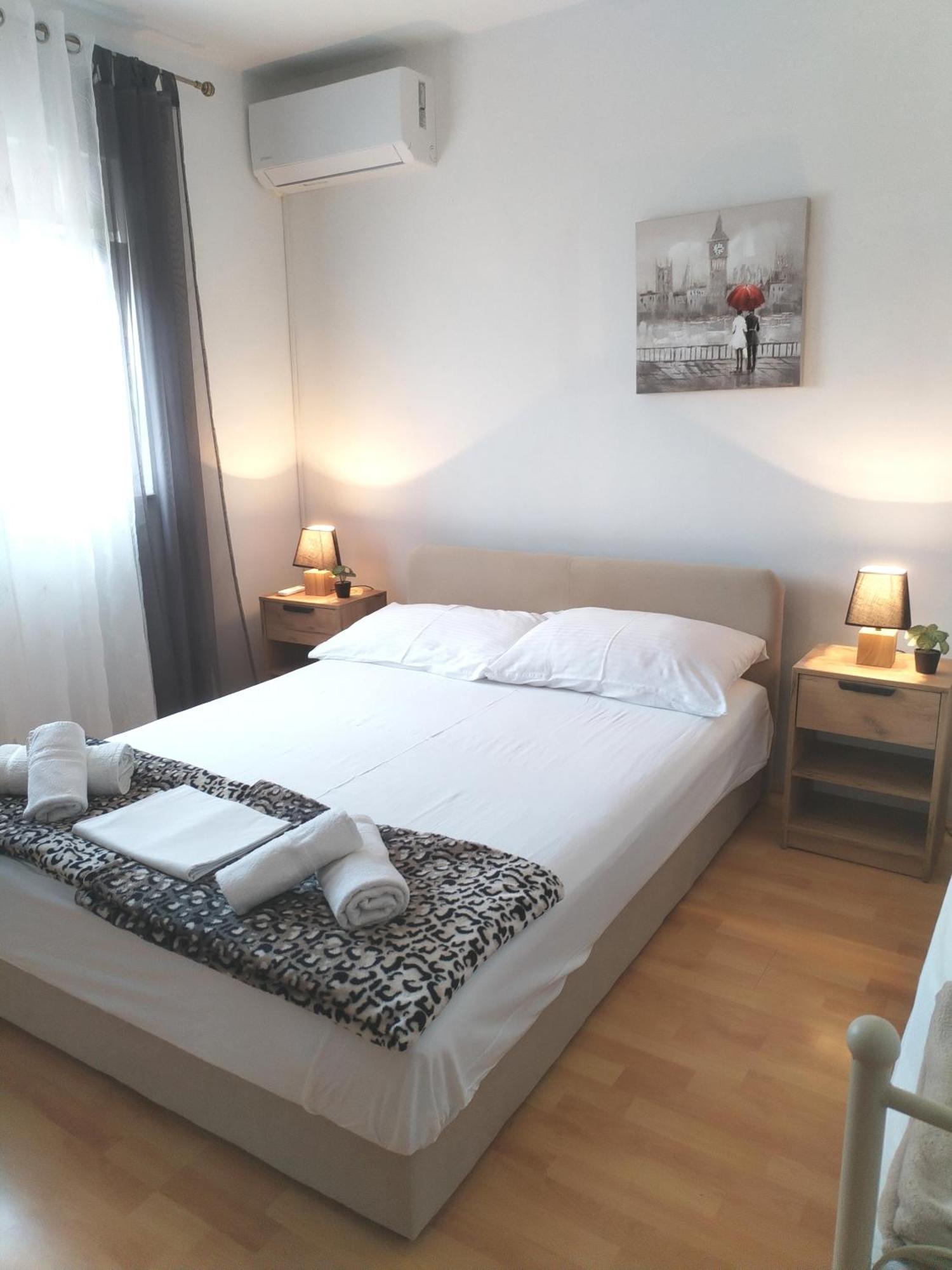 Apartments"Nika" With Private Pool Galovac  Esterno foto