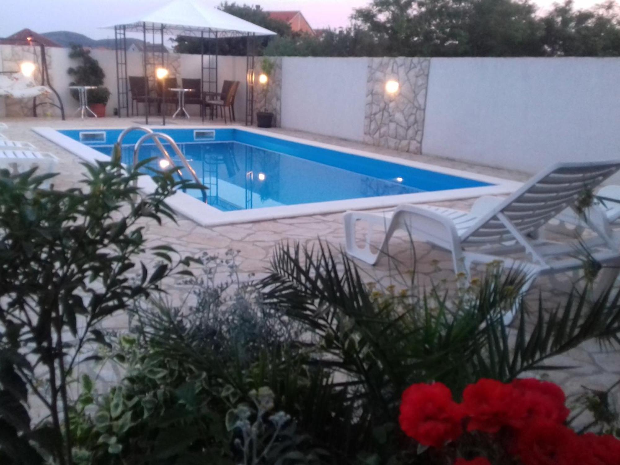 Apartments"Nika" With Private Pool Galovac  Esterno foto