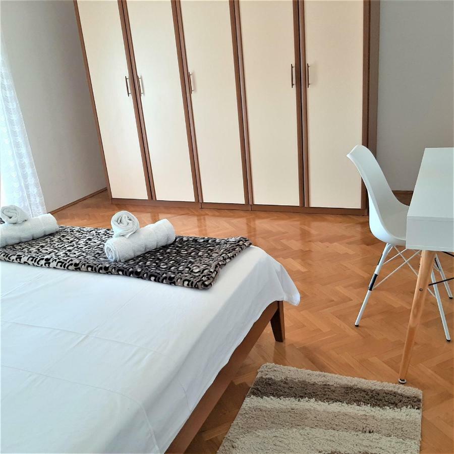 Apartments"Nika" With Private Pool Galovac  Esterno foto