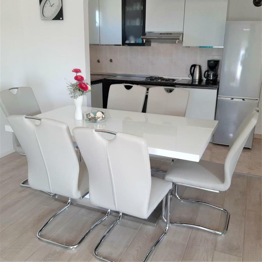Apartments"Nika" With Private Pool Galovac  Esterno foto