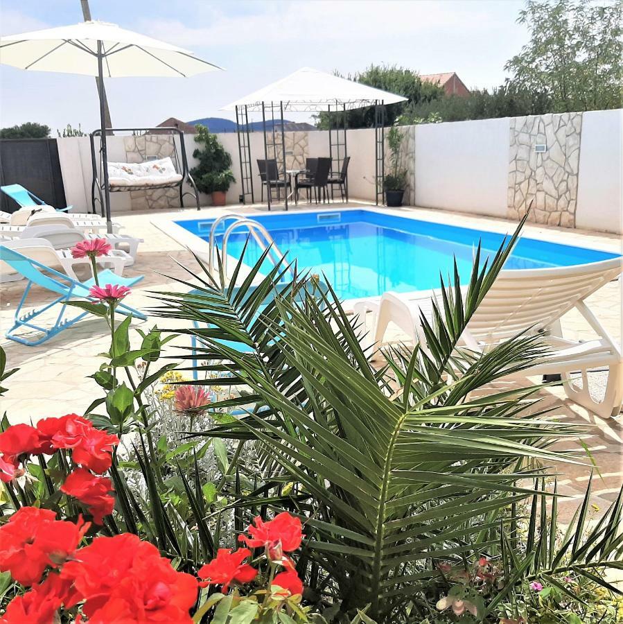 Apartments"Nika" With Private Pool Galovac  Esterno foto