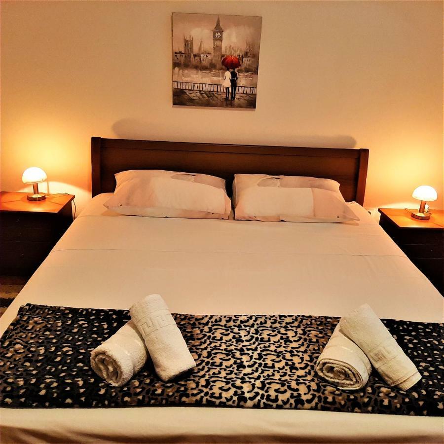 Apartments"Nika" With Private Pool Galovac  Esterno foto